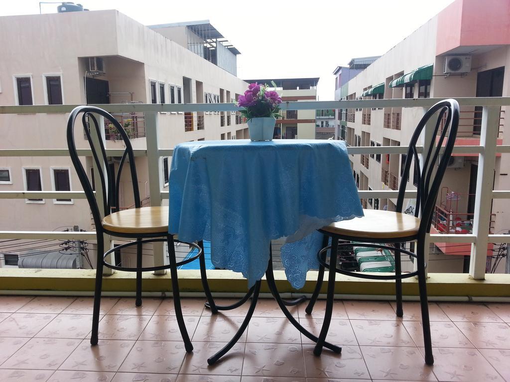 Dreams Guesthouse & Hostel Patong Kültér fotó