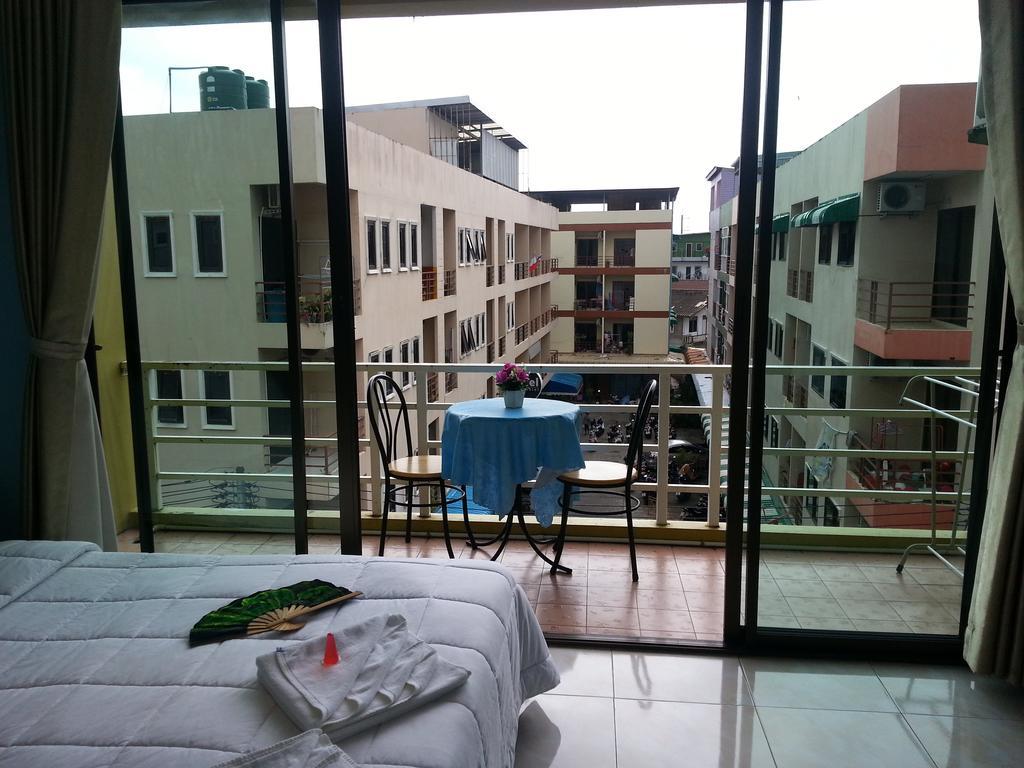 Dreams Guesthouse & Hostel Patong Kültér fotó